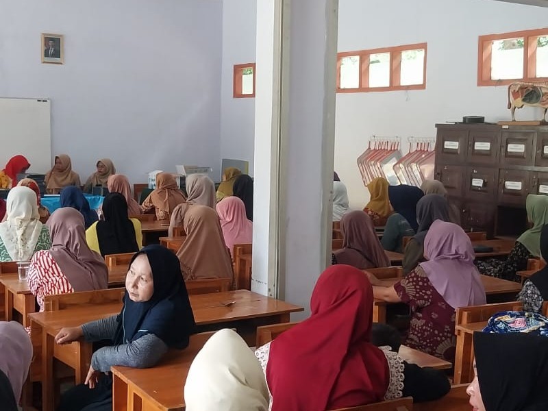 PERTEMUAN WALI MURID SEKALIGUS PENGAMBILAN RAPORT