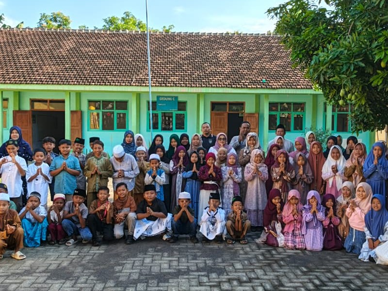 Halal Bi Halal Keluarga Besar SD Negeri 1 Landangan