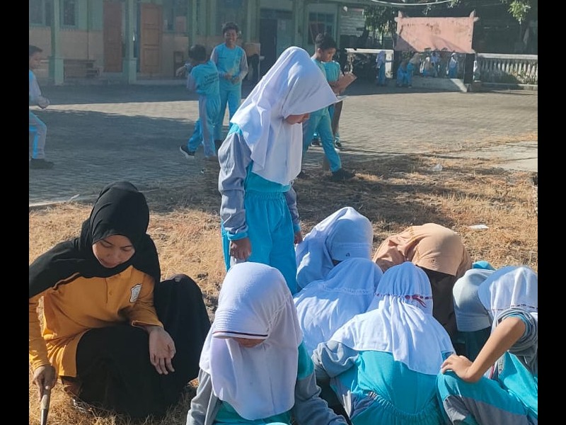 KEGIATAN KERJA BAKTI KELUARGA BESAR SD NEGERI 1 LANDANGAN