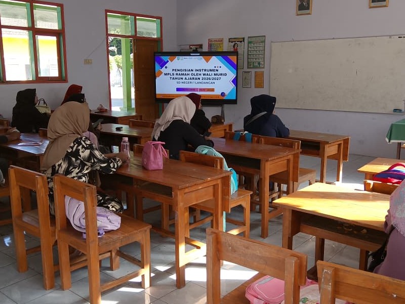 Pengisian Instrumen MPLS Ramah Tahun 2026 oleh Wali Murid SD Negeri 1 Landangan